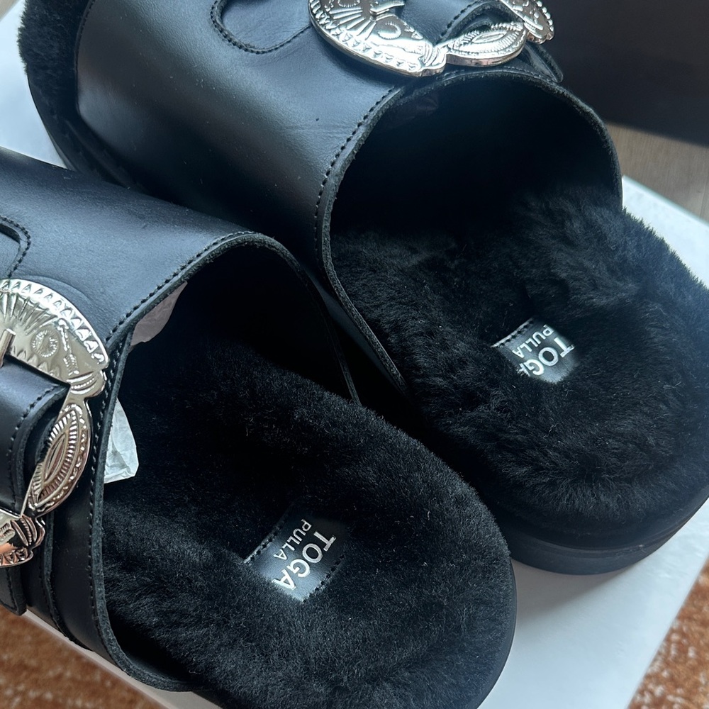 Toga Pulla White Box